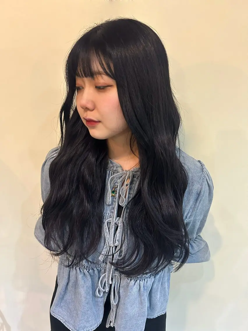 ロング カラー 黒髪 ブルーカラー ブルーブラック 透明感カラー 韓国ボブ/レイヤー ボブ/ EMIRIのヘアスタイル