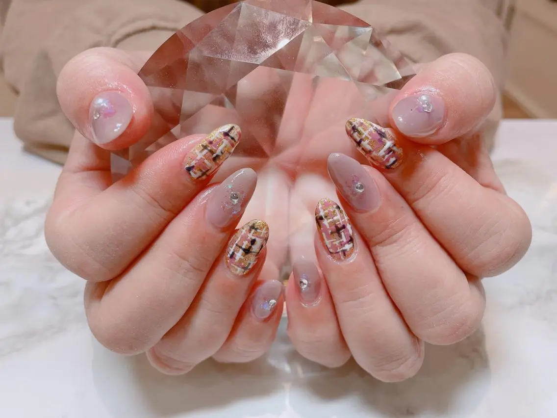 ネイル ツイードネイル SINCERELY シンシアリー🌈のネイルデザイン
