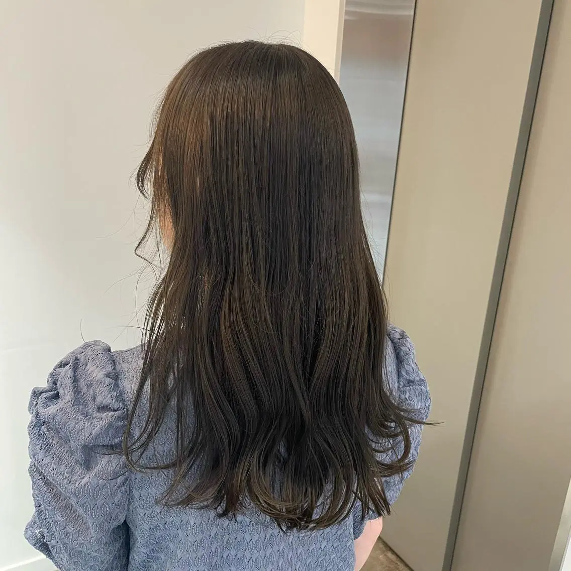 セミロング カット ヘアカラー トリートメント 亀山 由里菜のヘアスタイル