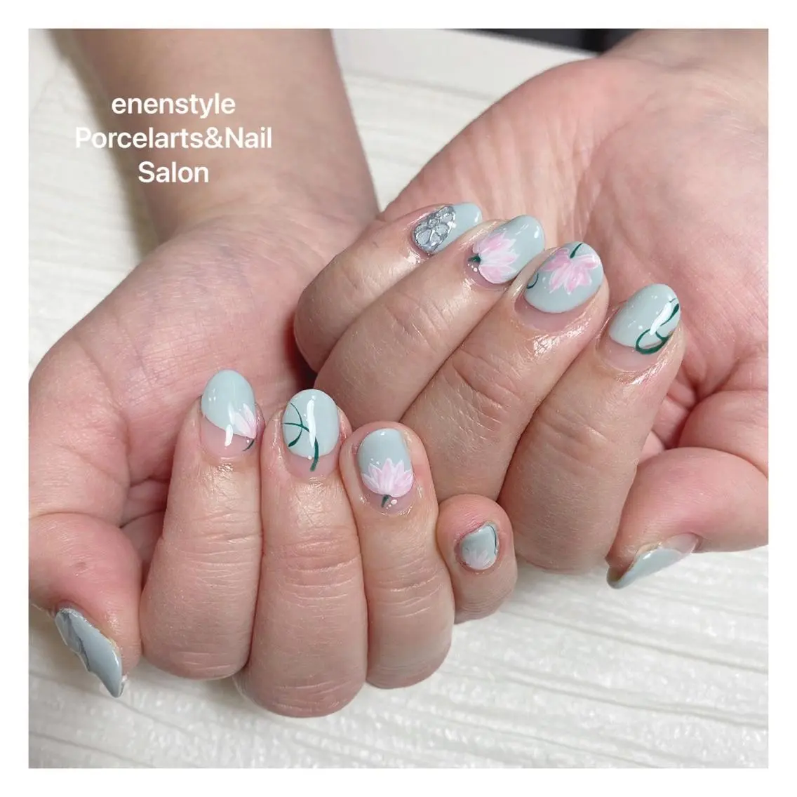 ミディアム ネイル ハンドネイル 🐾enen style 🐾のネイルデザイン