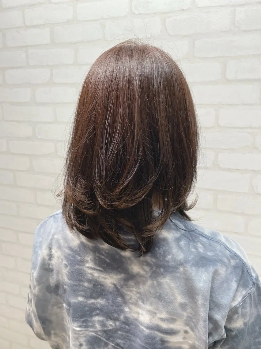 ミディアム レイヤーカット カット THETAふじみ野 野宮のヘアスタイル