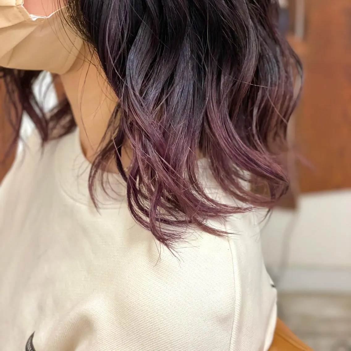ミディアム カラー ブリーチ 【髪質改善】タケウチ 【手で乾かすだけ】のヘアスタイル