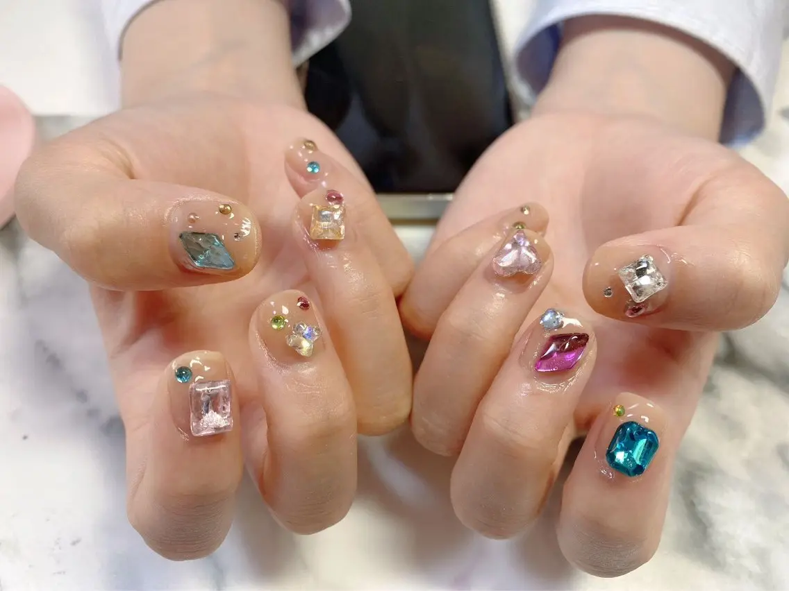 ネイル LEDアイラッシュ ∩_∩アオイのマツエク・マツパデザイン