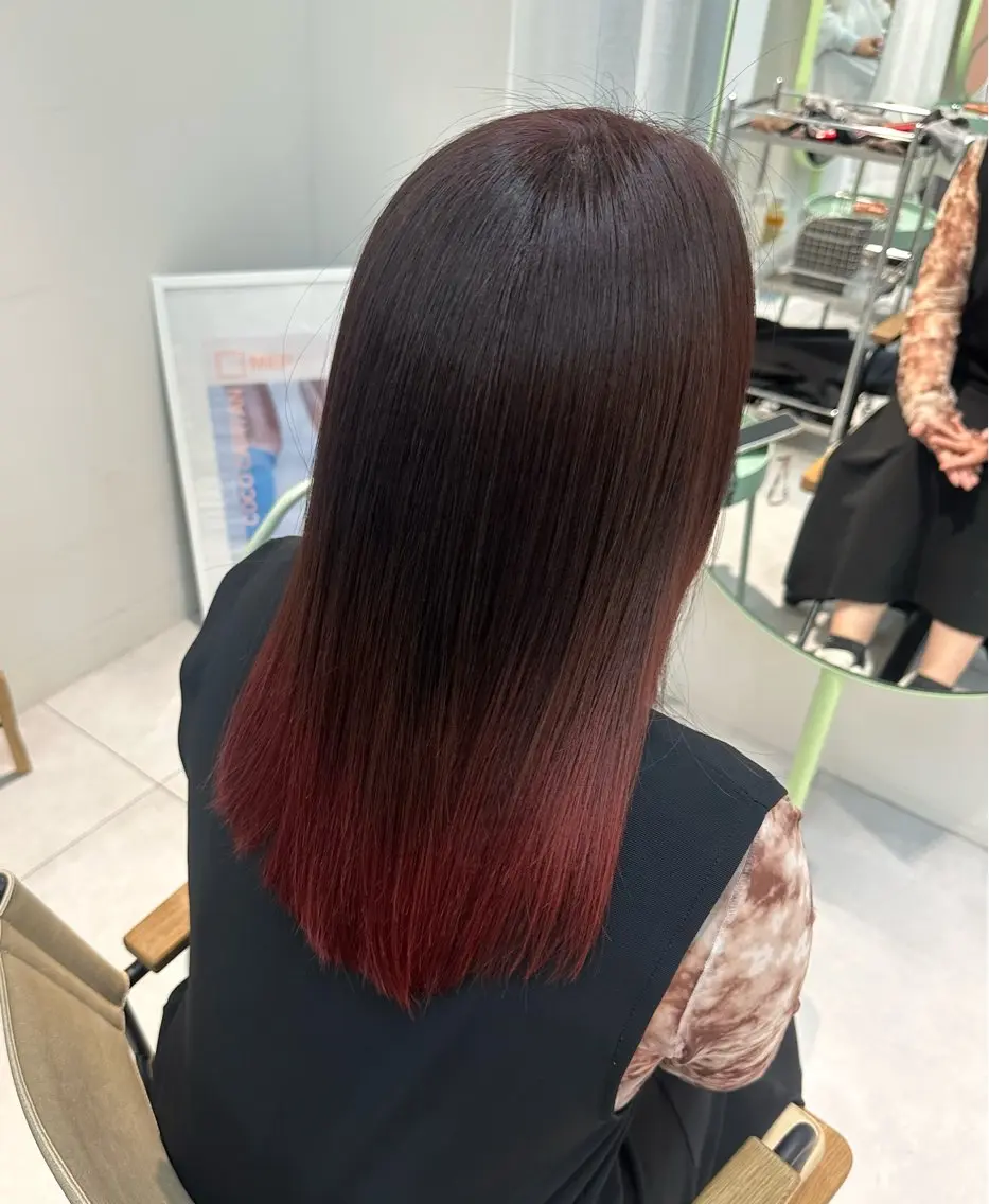 セミロング カラー ブリーチ レッドカラー 安井 美咲希のヘアスタイル