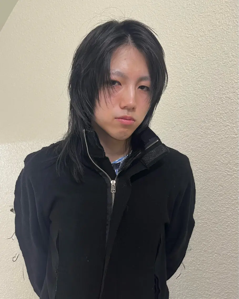 セミロング レイヤーカット ハイトーンカラー ムラカミカイセイのヘアスタイル
