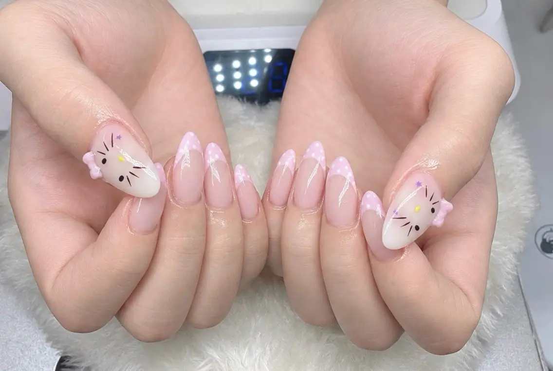 ネイル MIKA RUBY NAIL SLONのネイルデザイン