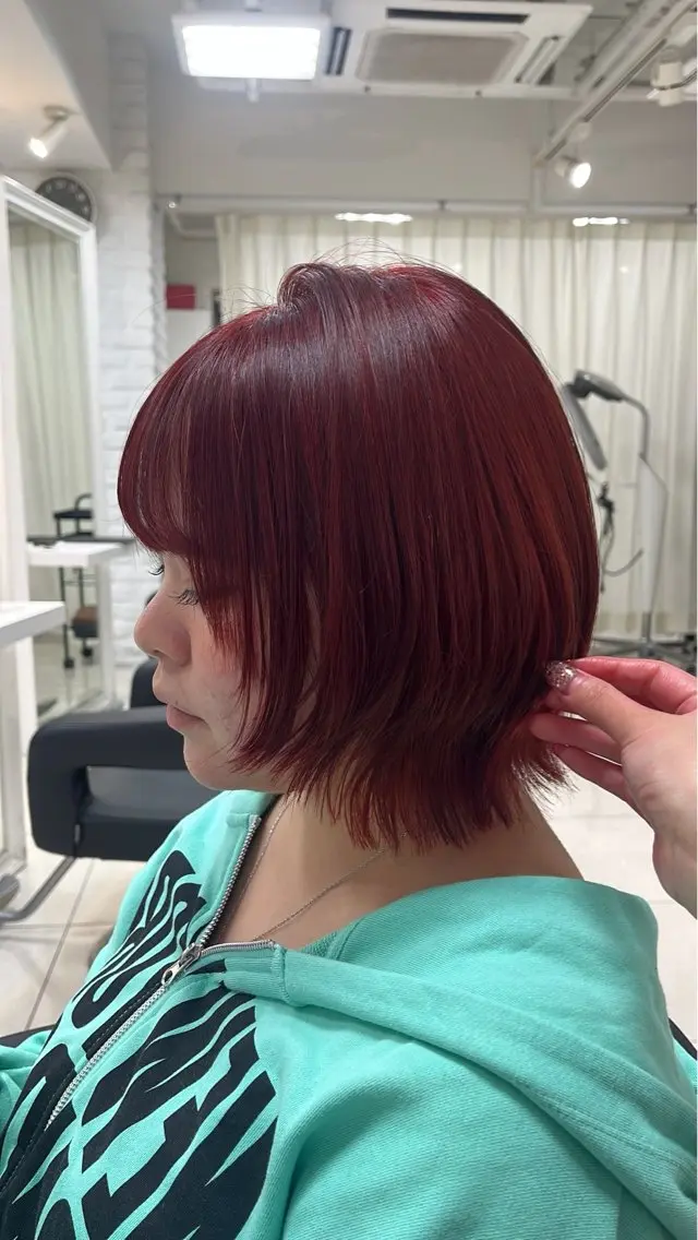 ミディアム カラー レッドカラー カット ヘアカラー デザインカラー✧ 透明感カラーリノのヘアスタイル