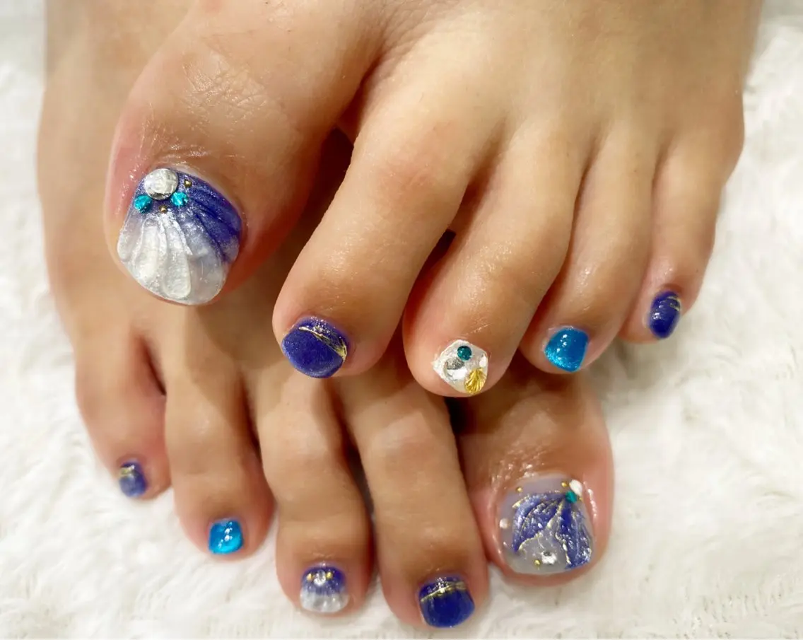 ネイル マグネットネイル ミラーネイル フットネイル ネイルサロン nail_upのネイルデザイン