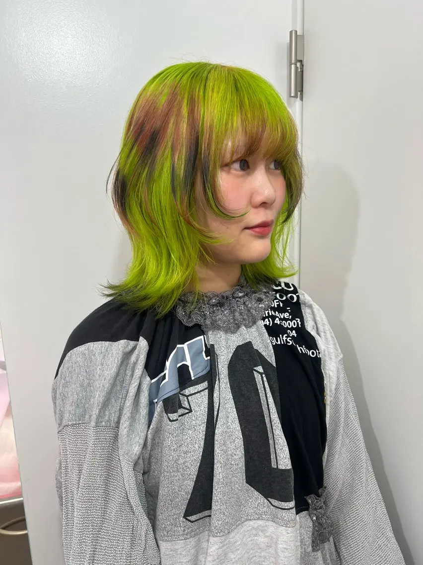 ミディアム ヘアカラー トリートメント 💥ウルフカット デザインあんな💥のヘアスタイル