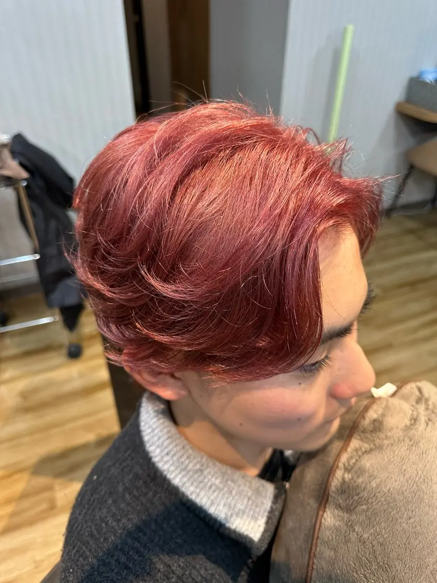 カラー メンズ メンズブリーチ ベージュカラー ブリーチ ピンクカラー ピンクベージュ arika オケシ　リョウダイのヘアスタイル