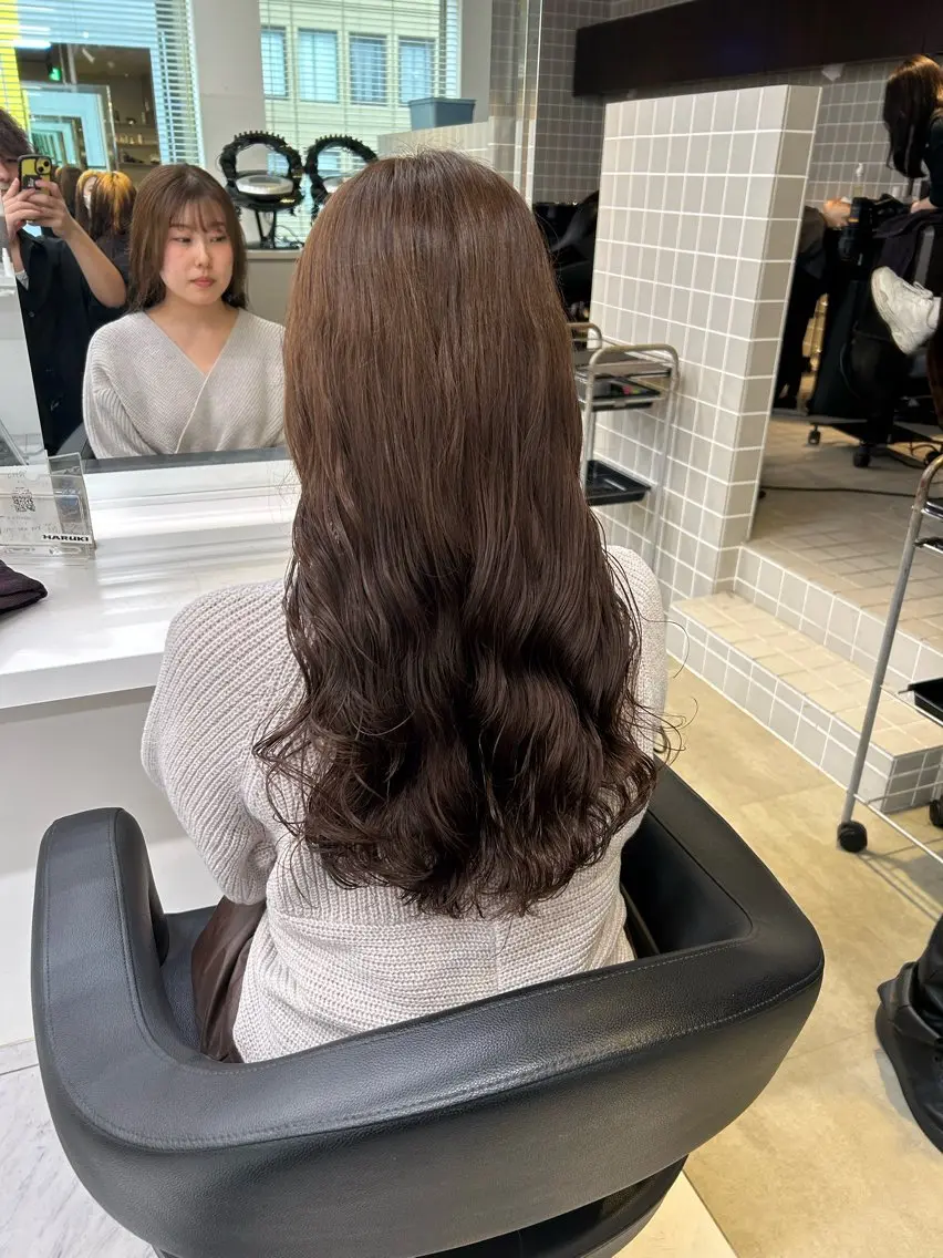 セミロング カラー パーマ ヘアアレンジ メンズ キッズ カット パーマ 🦋韓国レイヤー｜ 透明感グレージュ🦋のヘアスタイル