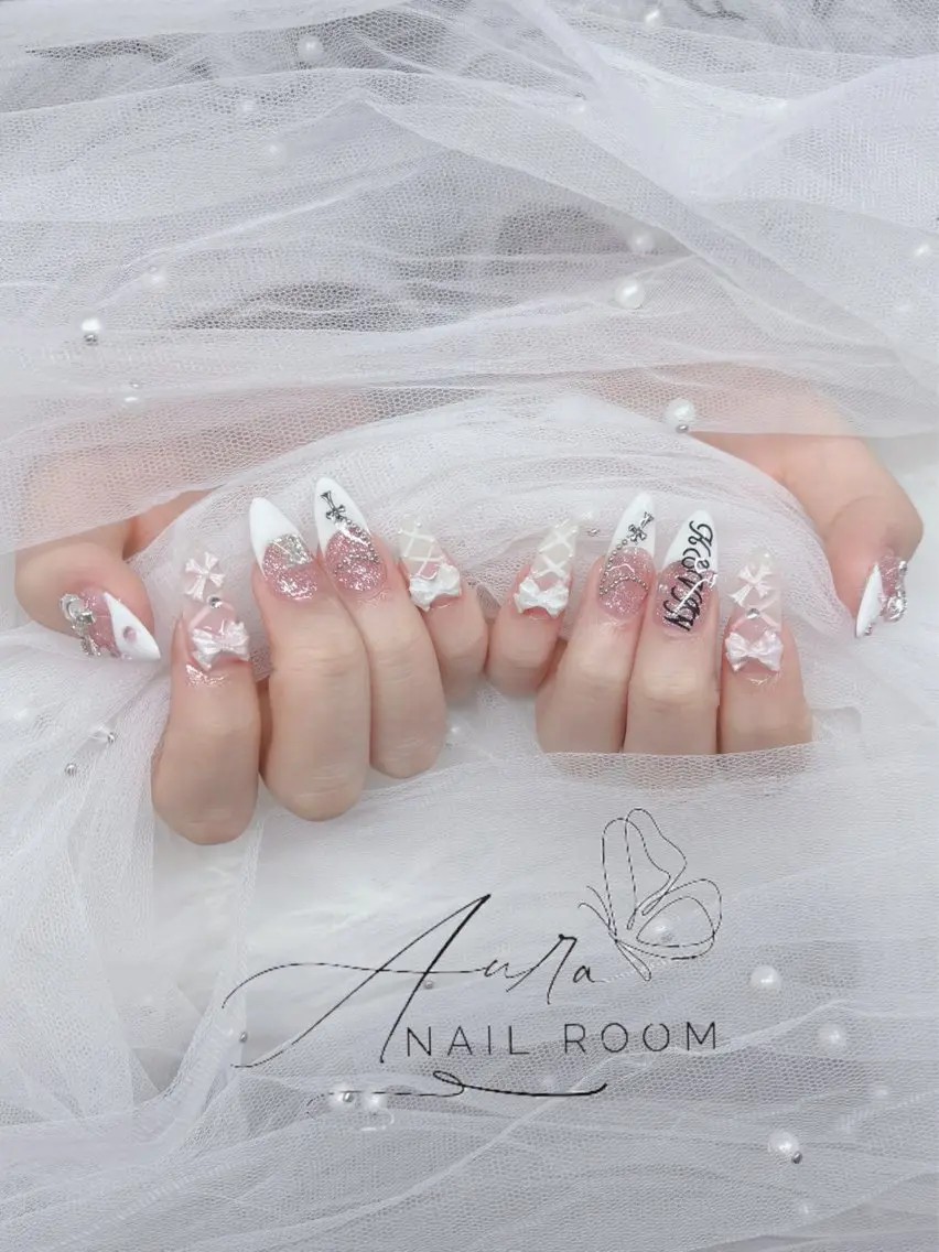 ネイル Aura Nail Roomのネイルデザイン