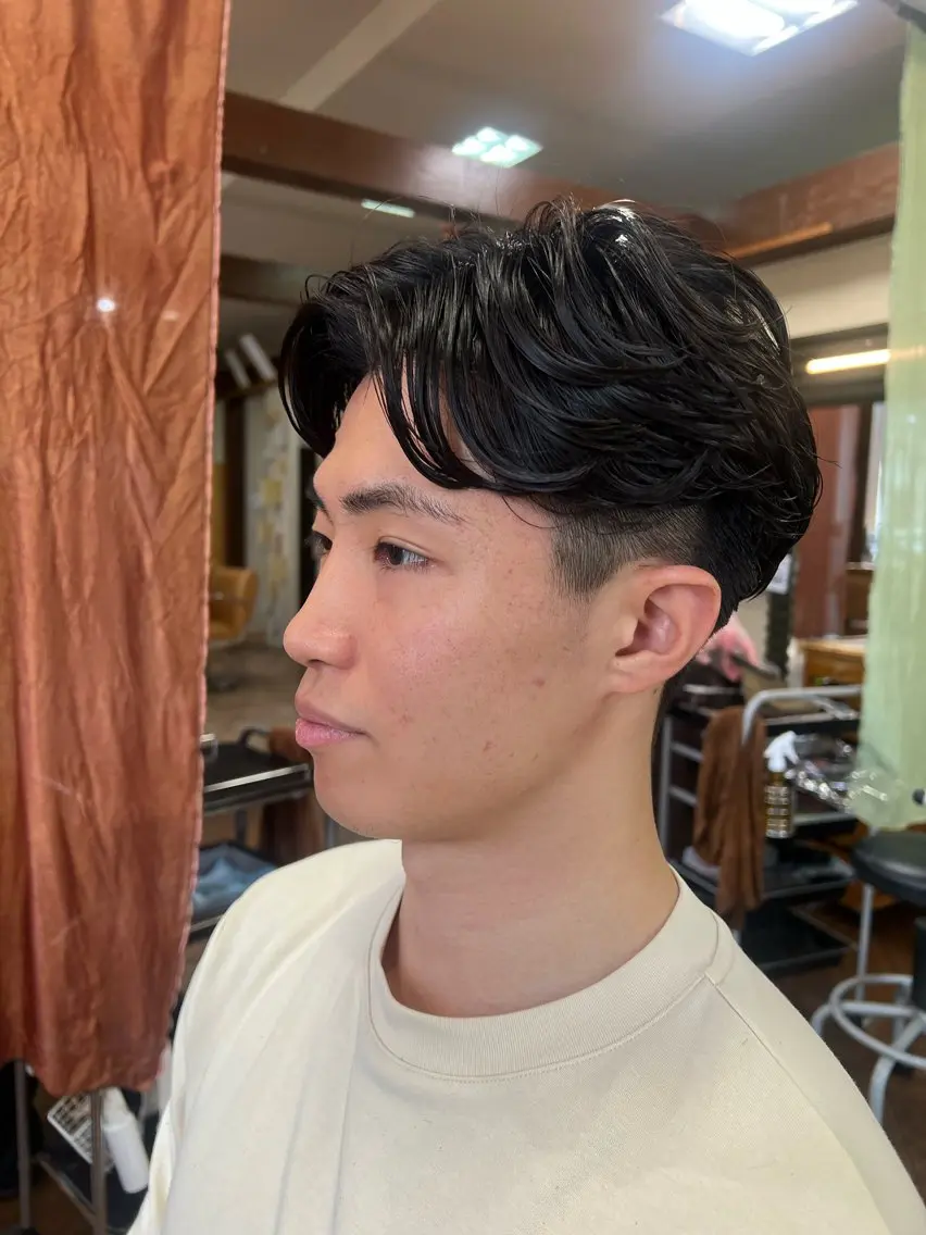 メンズ フェザーパーマ メンズパーマ カット パーマ 奥田 勝亮のヘアスタイル