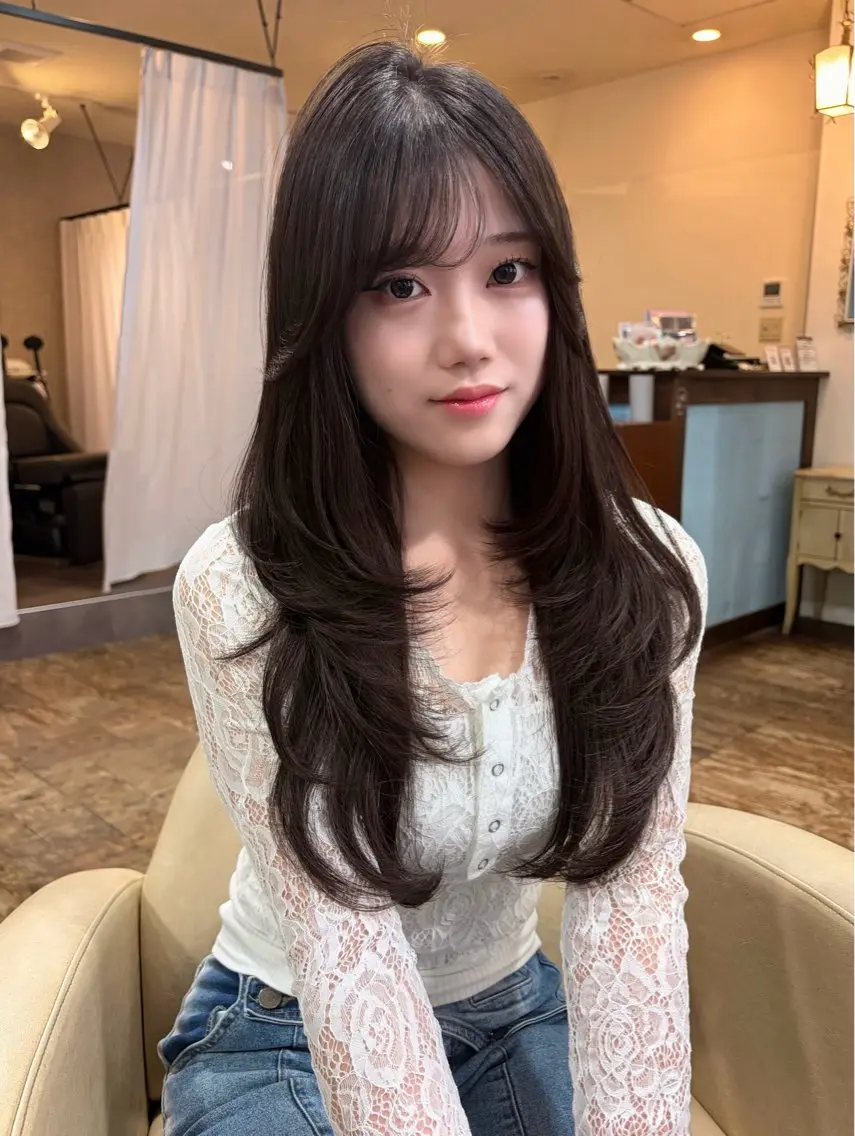 ロング レイヤーカット カット ヘアカラー トリートメント RYOKA/ 透明感カラー/韓国風のヘアスタイル
