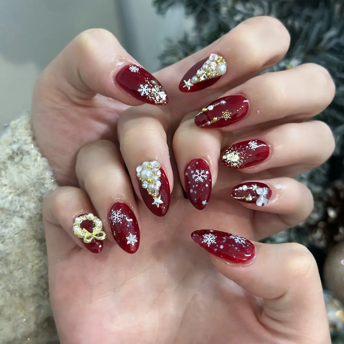 ネイル オーロラネイル ボルドー ブラウン 氷ネイル・うるうるネイル キラキラネイル ハンドネイル Julli NailStudioのネイルデザイン
