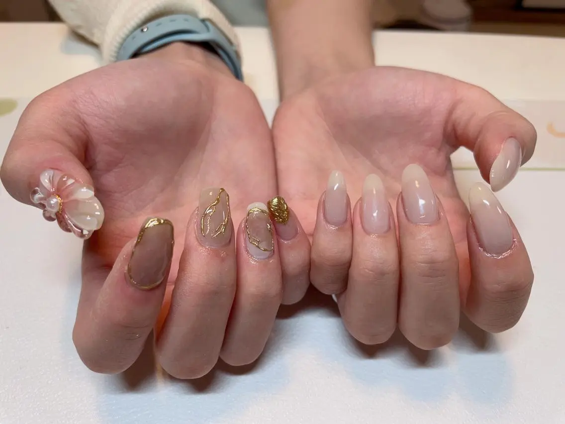 ネイル フラワーネイル ミラーネイル ハンドネイル エン Nail salonのネイルデザイン