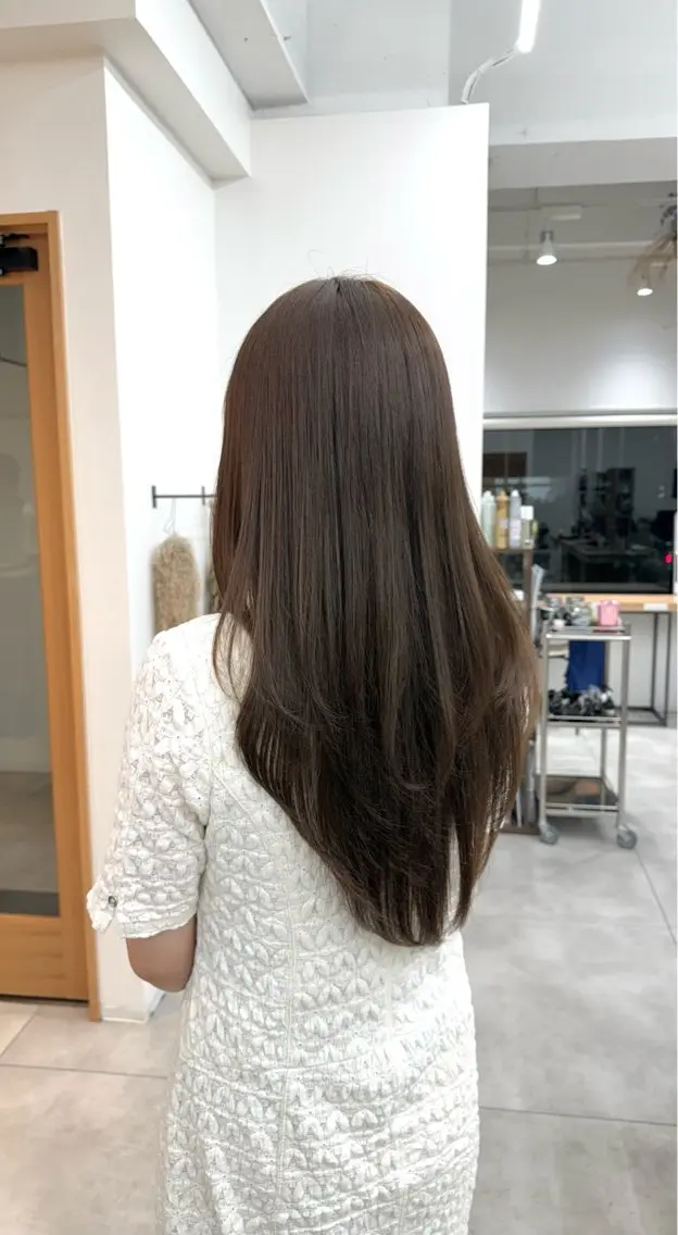 ロング 新田 琴美/ レイヤー/透明感のヘアスタイル