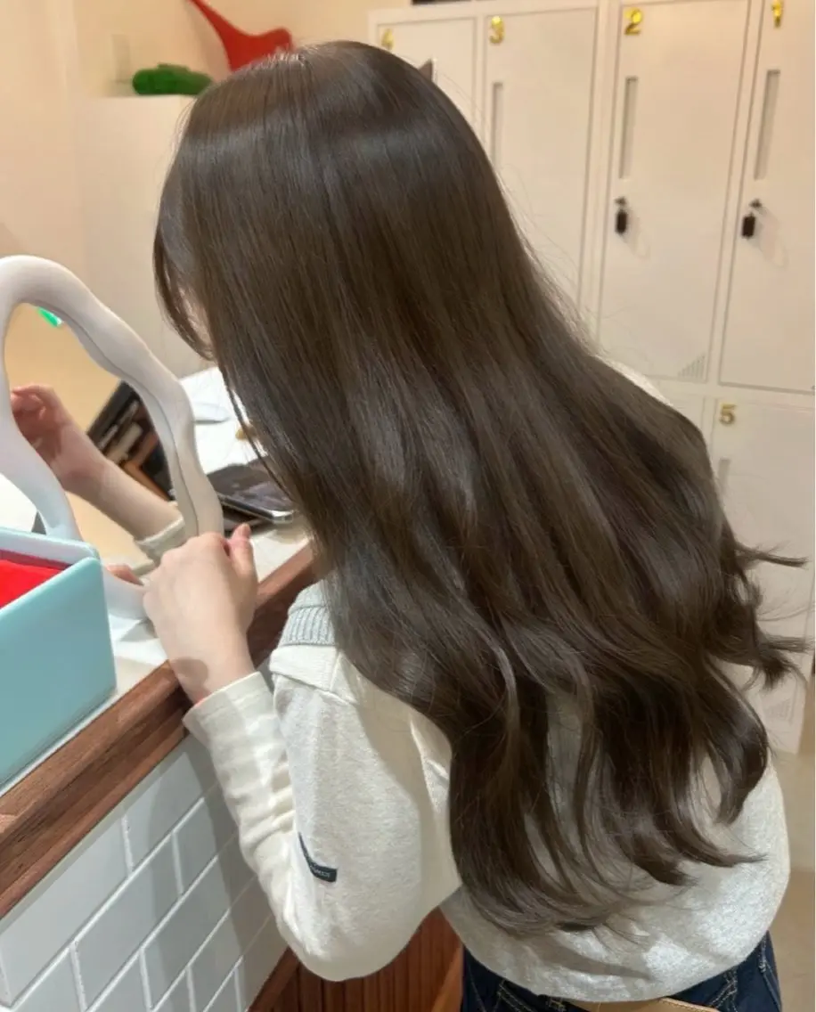 ロング ヘアカラー 透明感カラー♡ 岡部瑠里のヘアスタイル