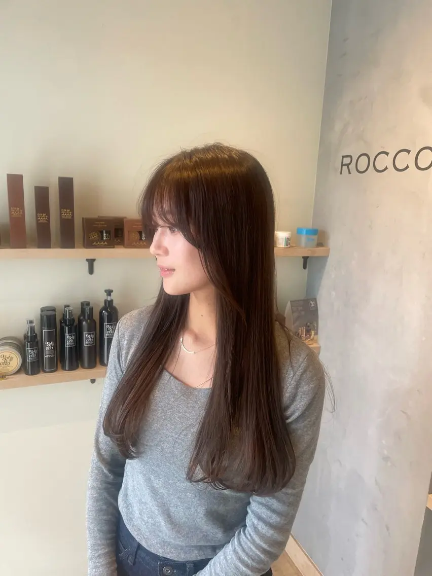 ロング ヘアカラー トリートメント アイナ ROCCOのヘアスタイル