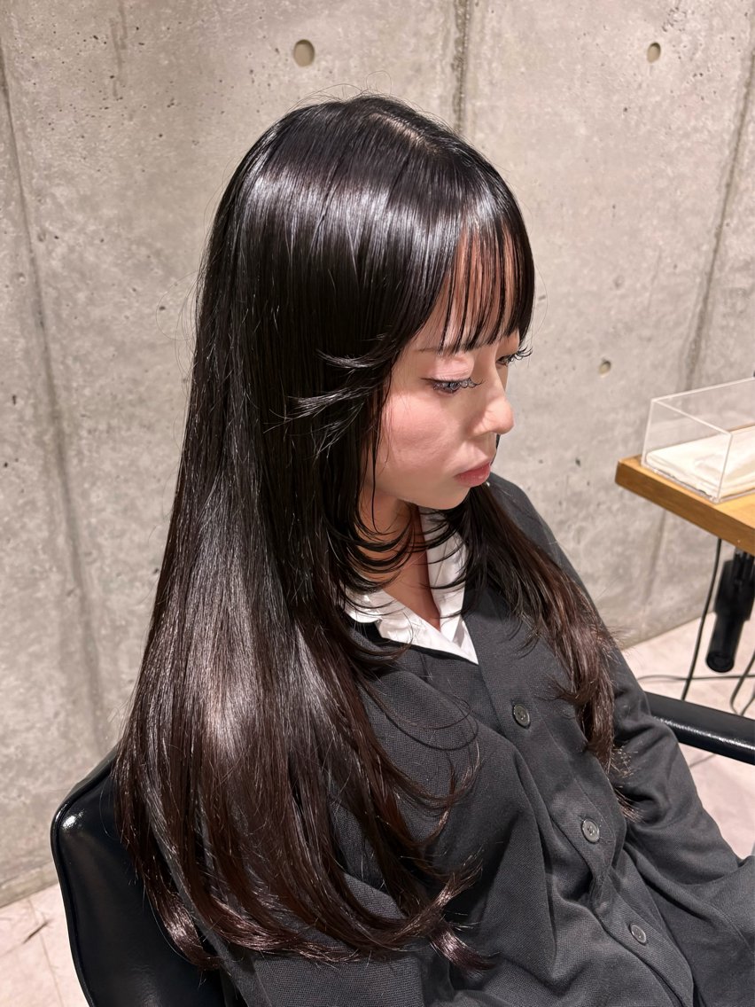 ロング カット 縮毛矯正 ︎︎ HINAのヘアスタイル