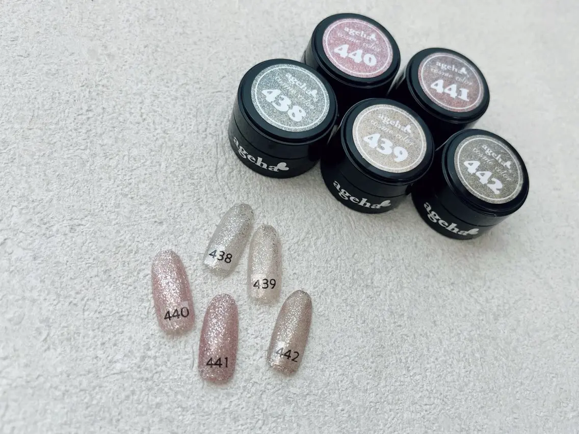 ネイル ラメ(グリッター) ストーンネイル nailsalon anrireのネイルデザイン