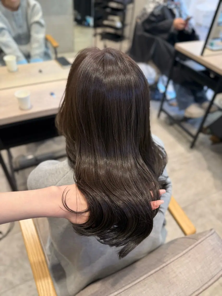 ミディアム カラー ヘアアレンジ 透明感カラー カット ヘアカラー トリートメント YUA 🌼のヘアスタイル