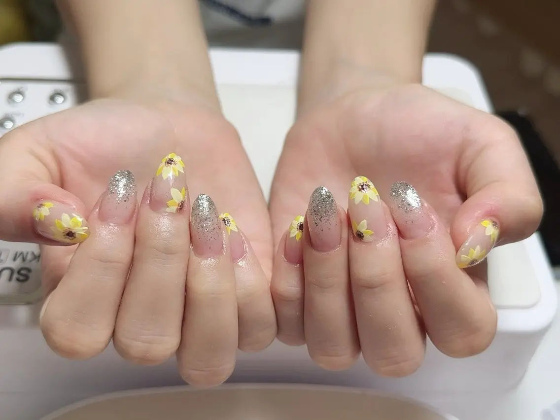 ネイル ハンドネイル NAIL CIRCLESのネイルデザイン
