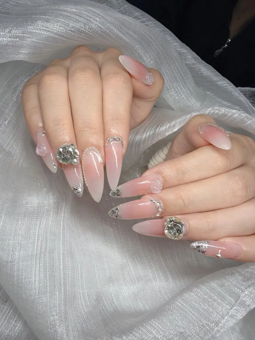 ネイル ハンドネイル Lee Nailsのネイルデザイン
