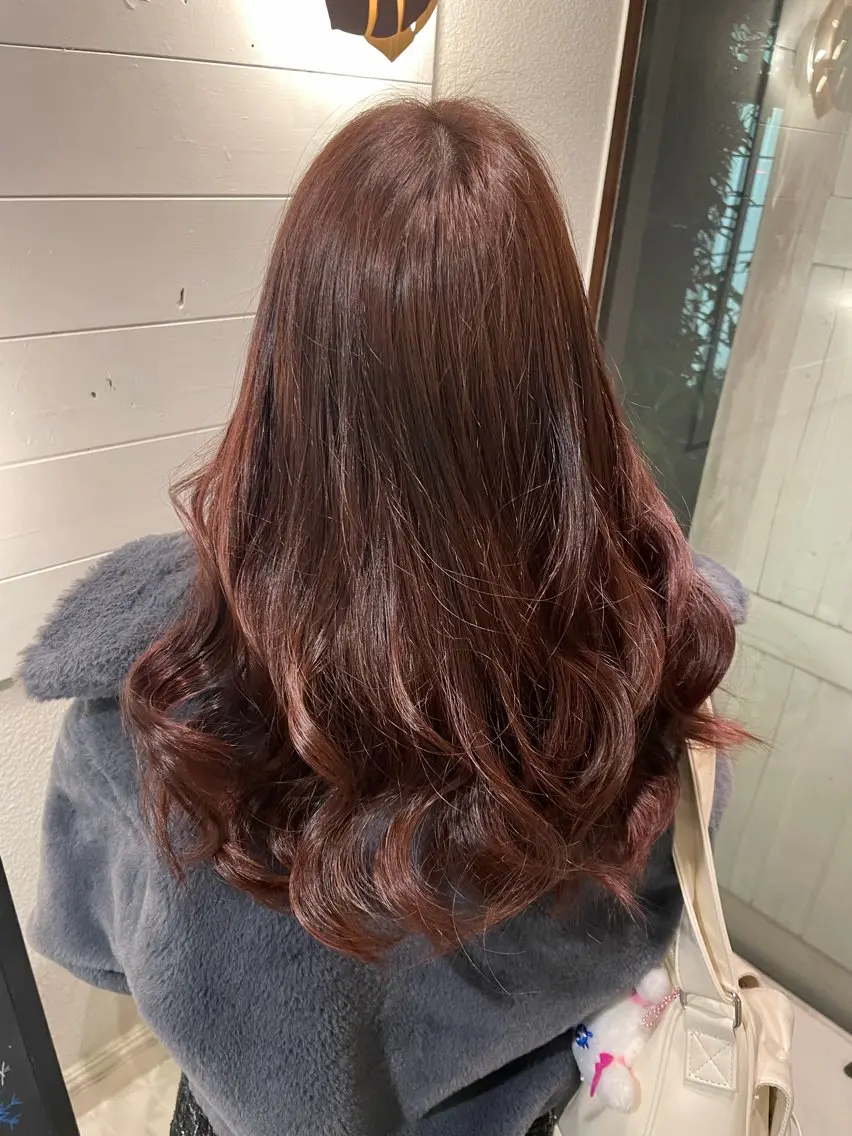 ロング カラー レッドカラー ヘアカラー トリートメント 広瀬 珠優のヘアスタイル