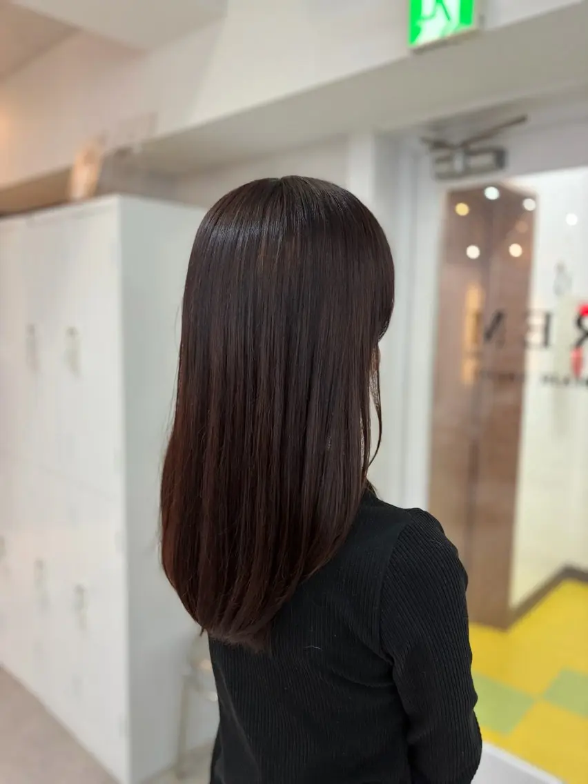 セミロング REM 新宿 / 布施 有希のヘアスタイル