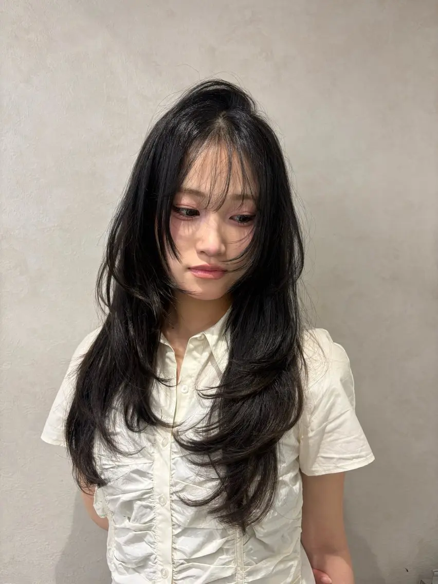 ロング ハッシュカット ハイレイヤー レイヤーカット カット ヘアカラー トリートメント Yuta✂︎ 韓国レイヤー🪽のヘアスタイル