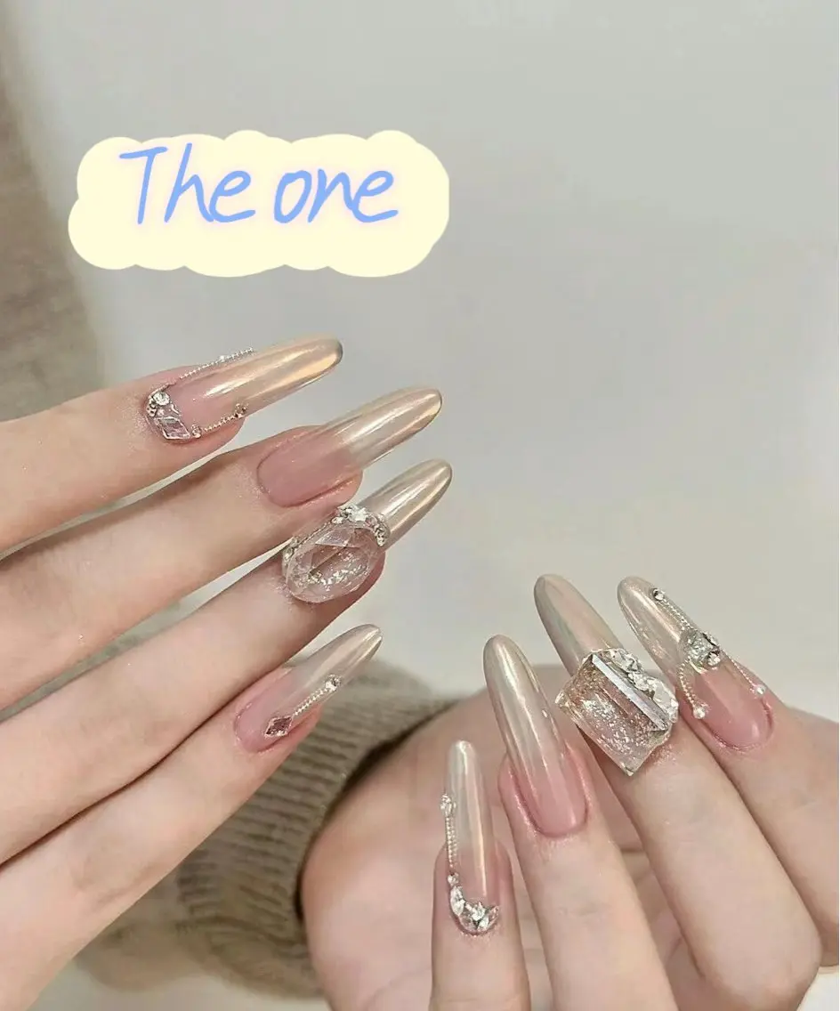ネイル Theone栄店 赤松のネイルデザイン