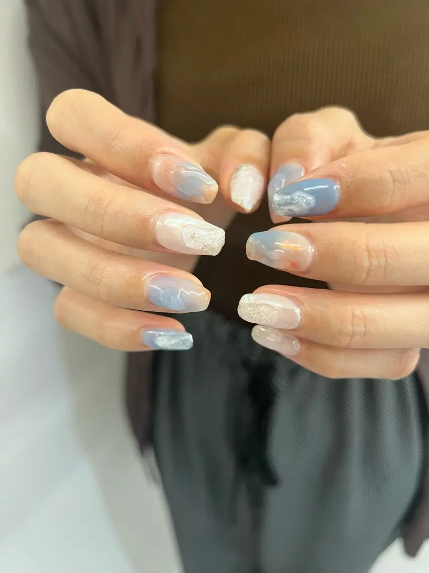 ネイル オーロラネイル ジェルネイル 水色 マグネットネイル ニュアンスネイル Bana_ Nailのネイルデザイン