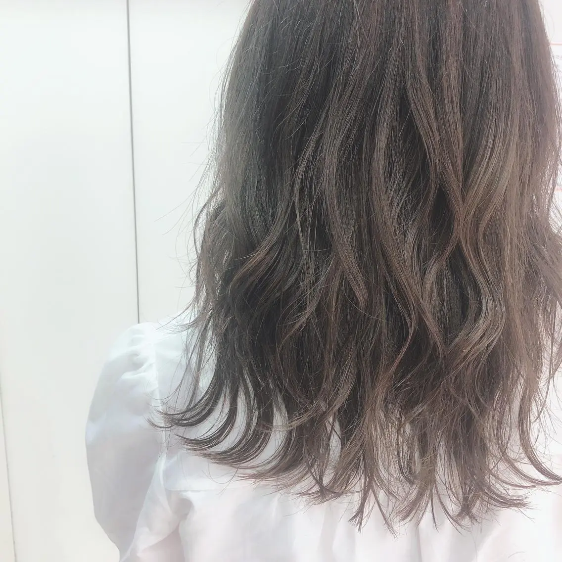 ミディアム カラー TRENCH　相澤 果歩のヘアスタイル