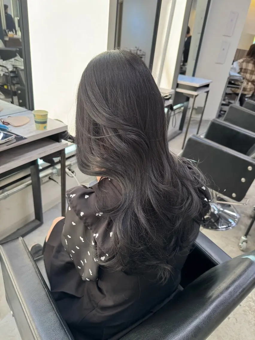 ロング カラー ヘアカラー トリートメント 韓国ヘア🇰🇷 YUKINAのヘアスタイル