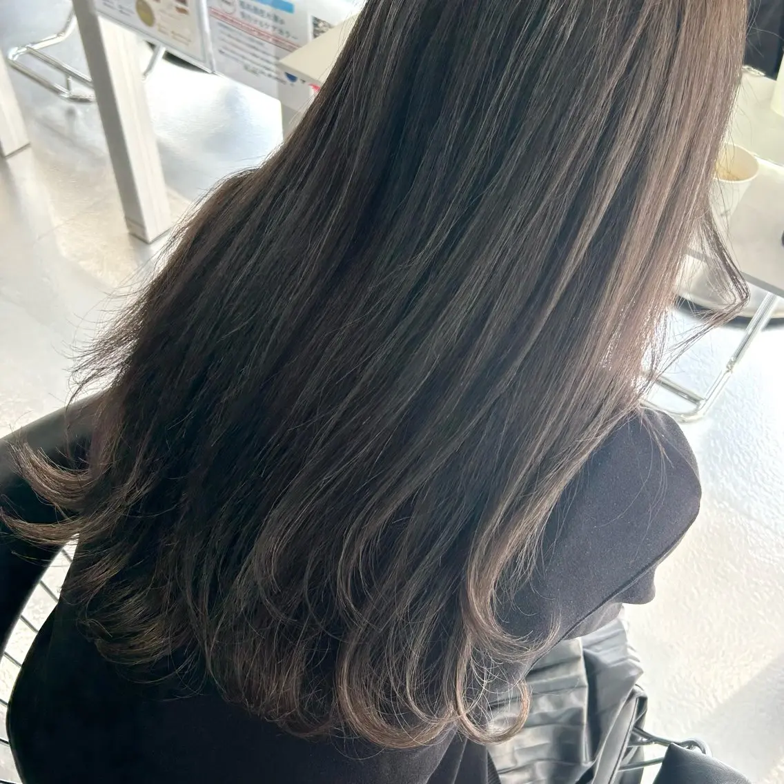 ロング ハイライト あやめ🪽 オリーブ/ハイトーンのヘアスタイル
