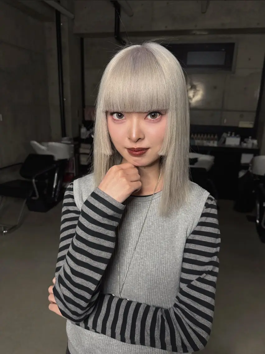 カラー ヘアカラー トリートメント Asami／名古屋／ ハイトーン／デザインのヘアスタイル