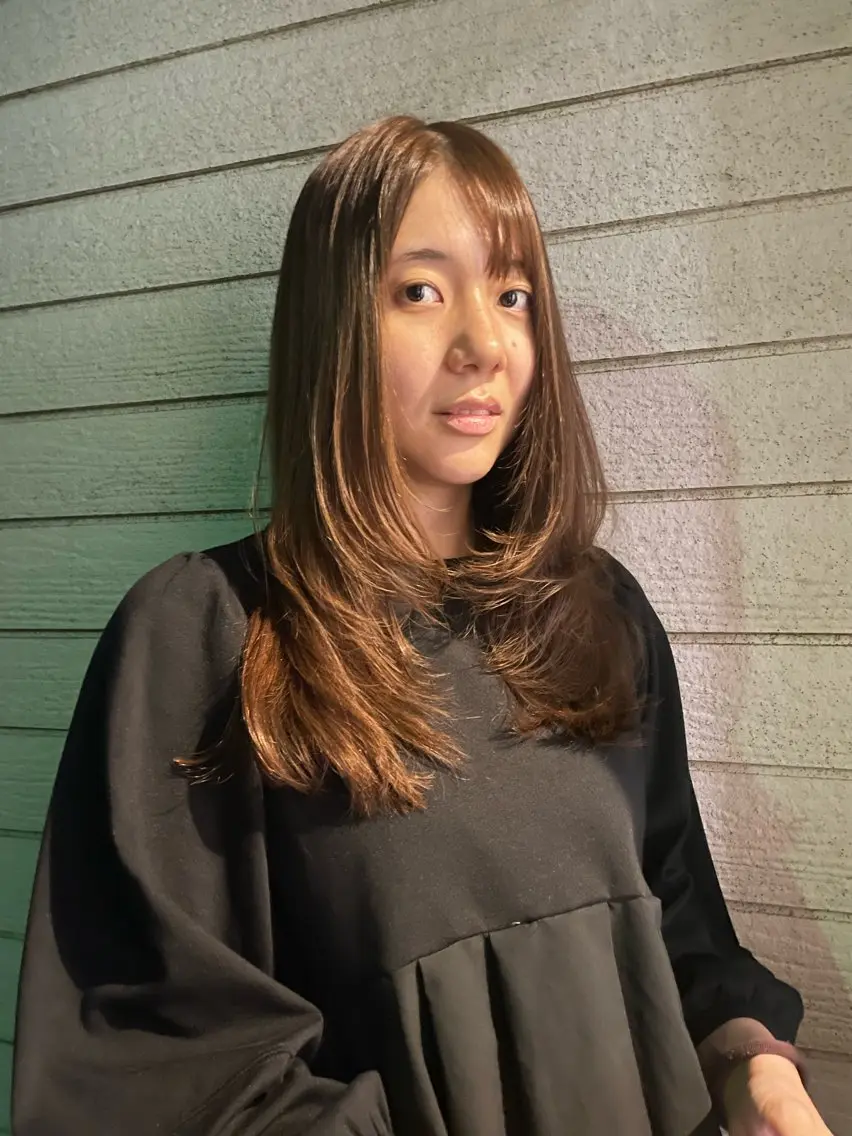 ロング レイヤーカット 横田 愛梨のヘアスタイル