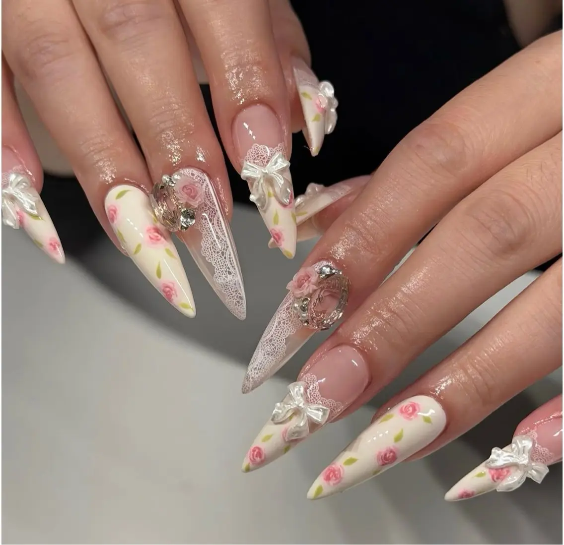 ネイル アートネイル ボルドー フレンチネイル ジェルネイル 氷ネイル・うるうるネイル ハンドネイル Julie NailSalonのネイルデザイン