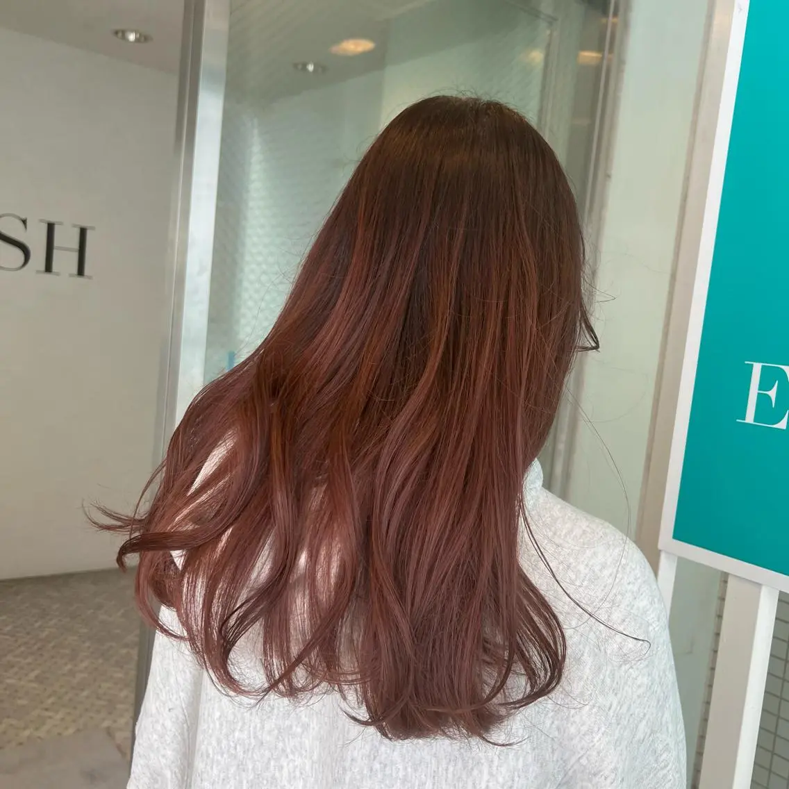 ロング カラー ベージュカラー ピンクカラー ピンクベージュ ヘアカラー トリートメント stylist 🐶内藤 成香のヘアスタイル