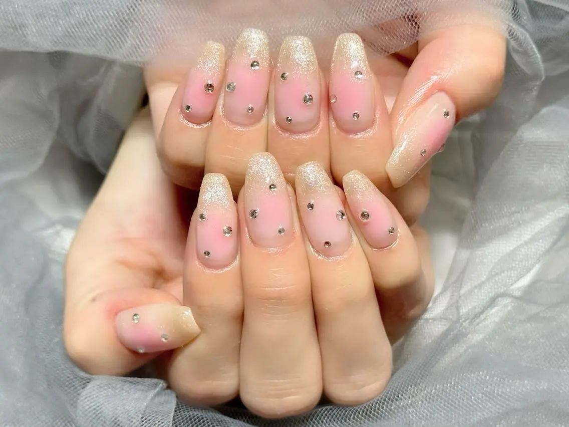 ネイル チークネイル フレンチネイル マグネットネイル マグネットフレンチ ハンドネイル Nail Salon KURELLYのネイルデザイン