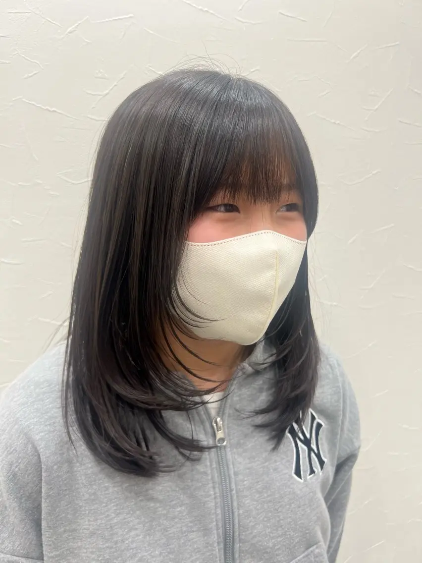 ミディアム レイヤーカット 疋田 伽菜子のヘアスタイル