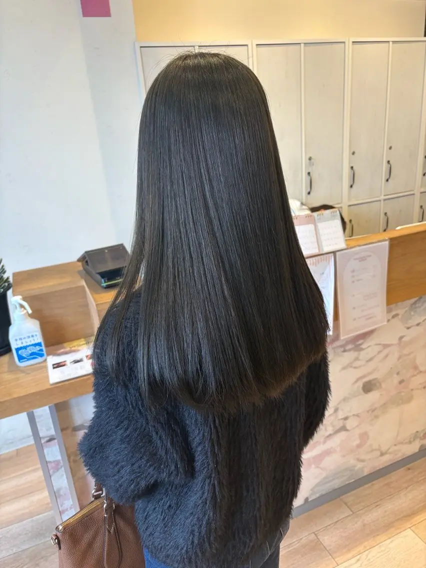 ミディアム カラー グレージュ オリーブグレージュ オリーブグレー 田中 紫苑のヘアスタイル