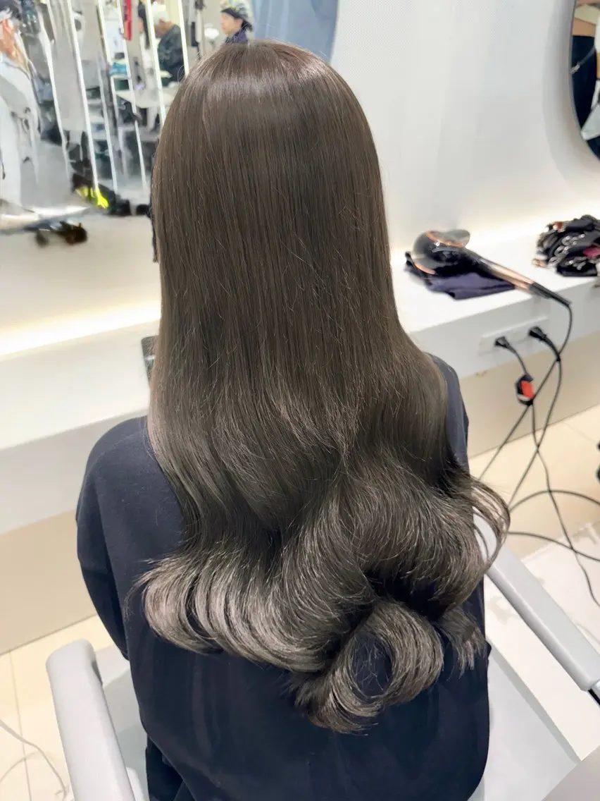ロング カラー シールエクステ アッシュ バレイヤージュ ベージュカラー 黒髪 ar+ ❤︎ maiのヘアスタイル