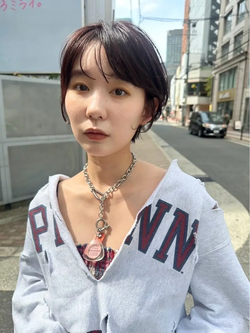 ショート カット まほ/レイヤーカット 🍒🤍透明感カラーのヘアスタイル