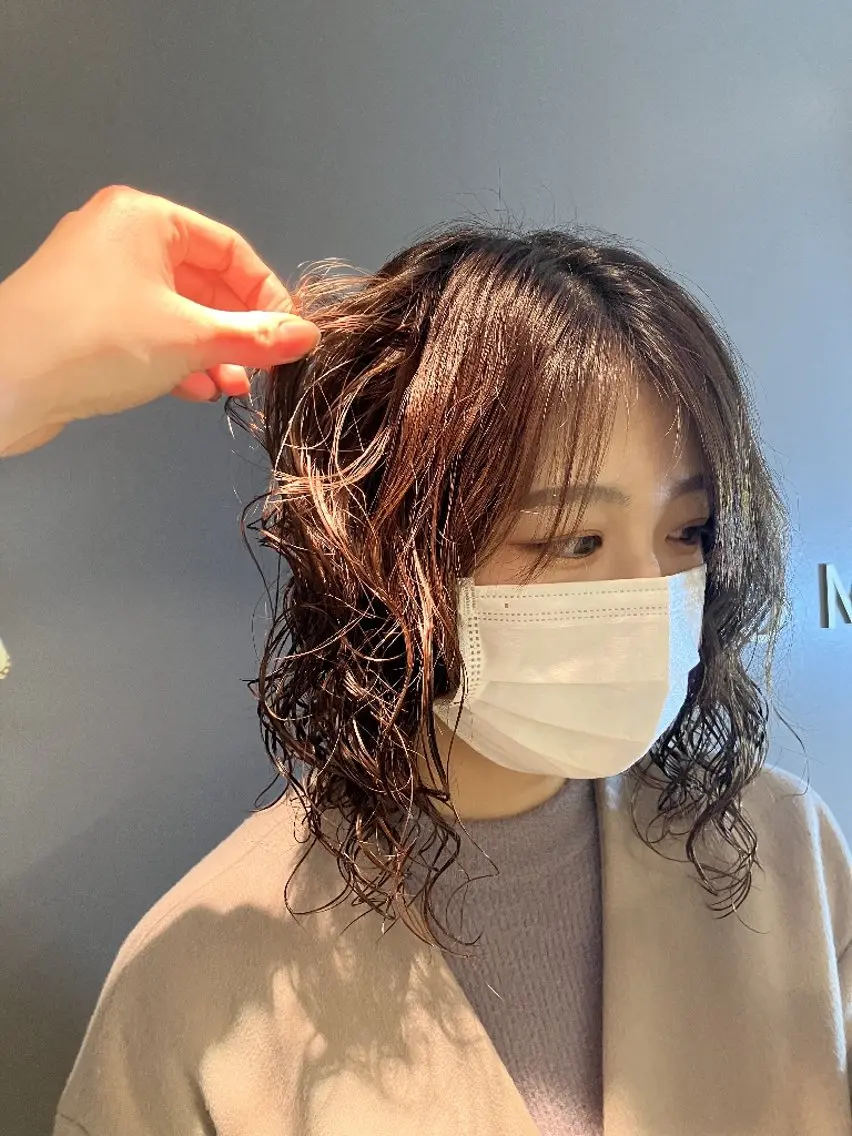 パーマ ミディアム カット パーマ yuumi 👱🏻‍♀️のヘアスタイル
