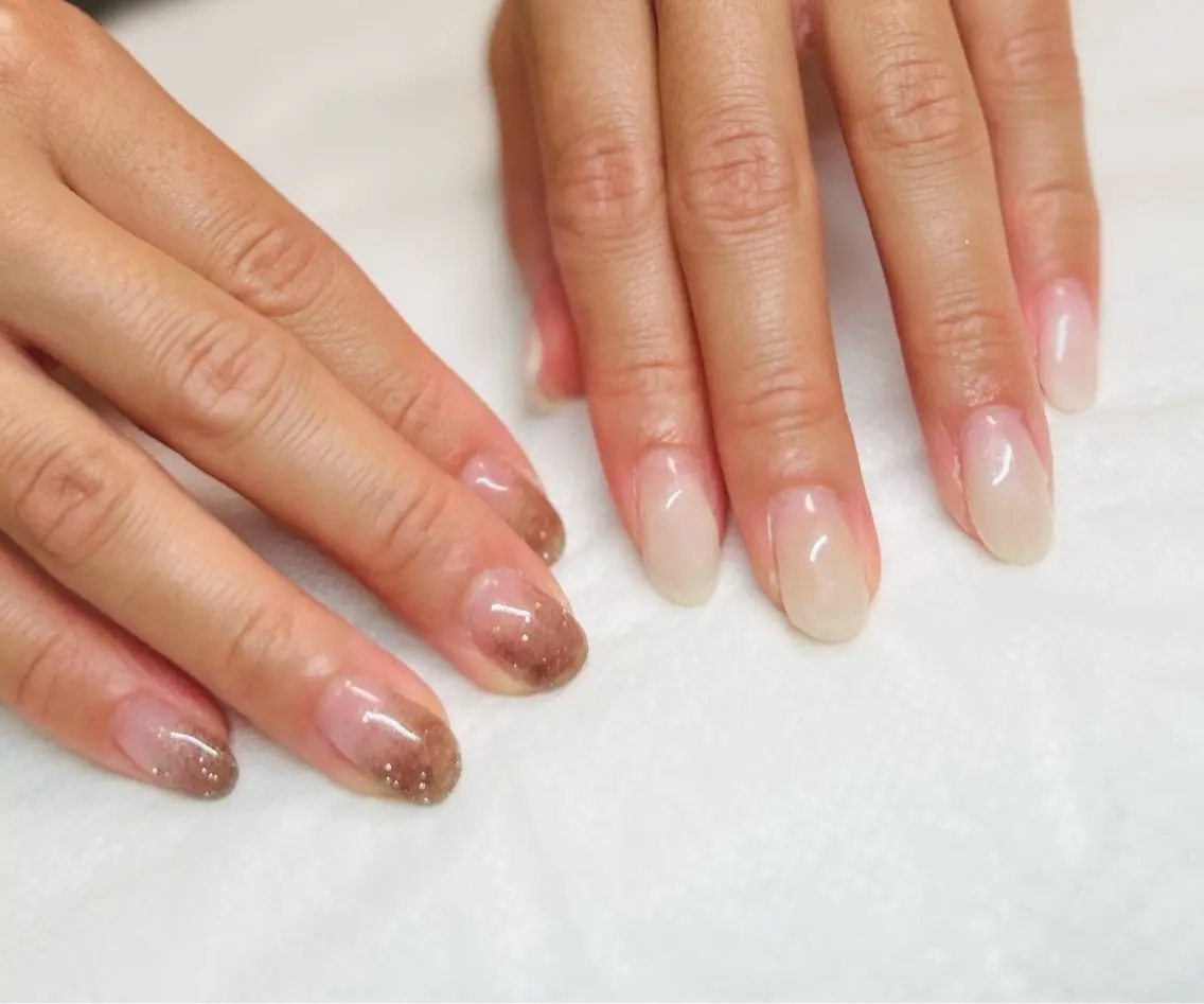 ネイル グラデーション ラメ(グリッター) ラメグラデーション ホワイト Bell Nailのネイルデザイン