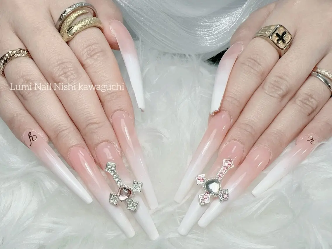 ネイル ジェルネイル キラキラネイル 韓国ネイル ワンホンネイル ハンドネイル Lumi Nail Salonのネイルデザイン