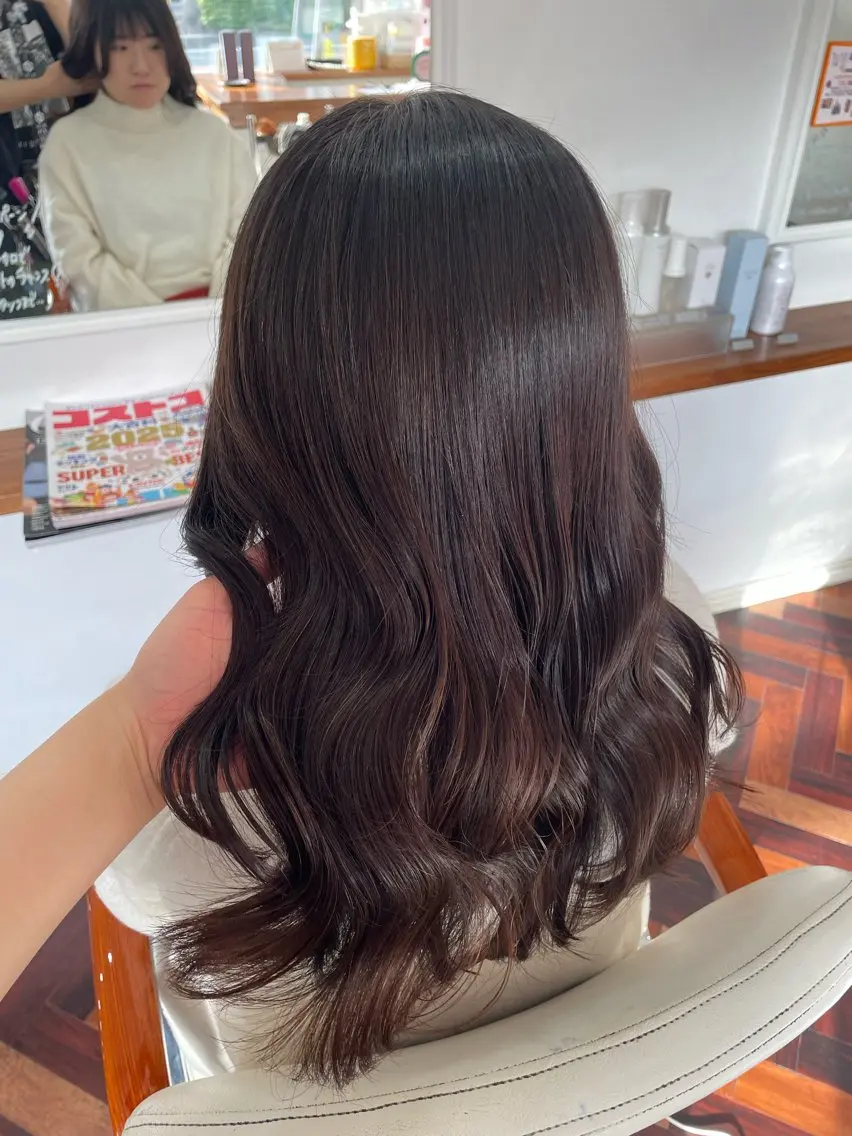 ロング カラー アッシュ アッシュブラウン ブリーチ ブラウンカラー ブリーチなしカラー カット ヘアカラー トリートメント mopa_kaede ナチュラル/レイヤーのヘアスタイル