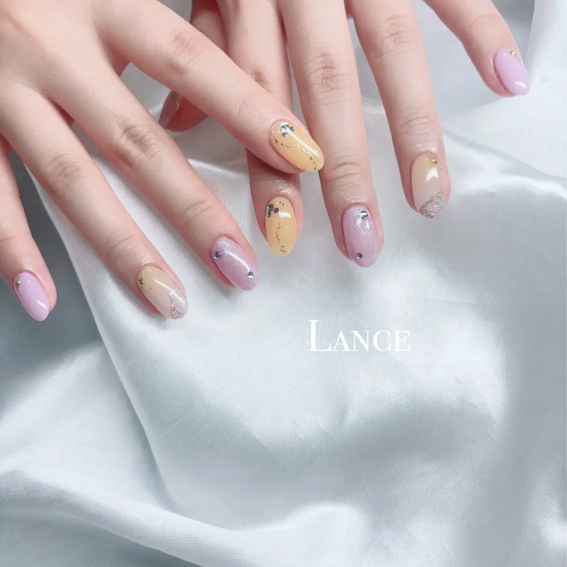 ネイル オーロラネイル フットネイル フレンチネイル キラキラネイル 韓国ネイル Lance nailのネイルデザイン